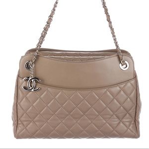 Chanel - Lambskin Chanel 7 Tote